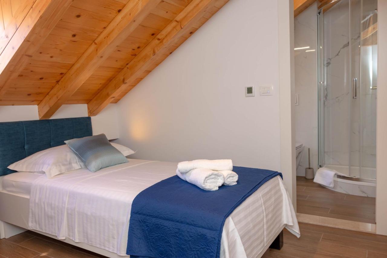 Luxury Rooms Rustic Chic Спліт Екстер'єр фото