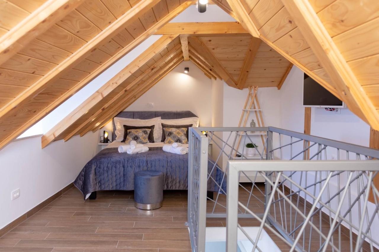 Luxury Rooms Rustic Chic Спліт Екстер'єр фото