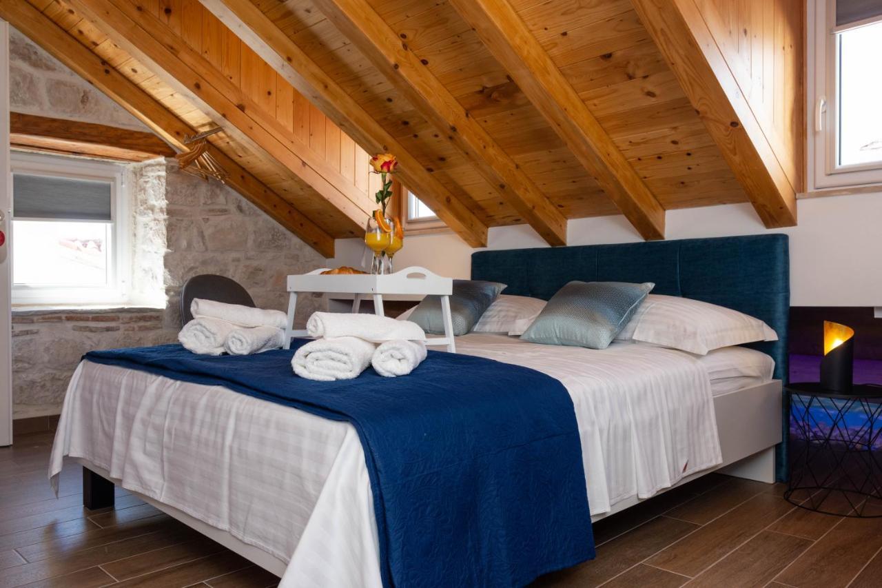 Luxury Rooms Rustic Chic Спліт Екстер'єр фото