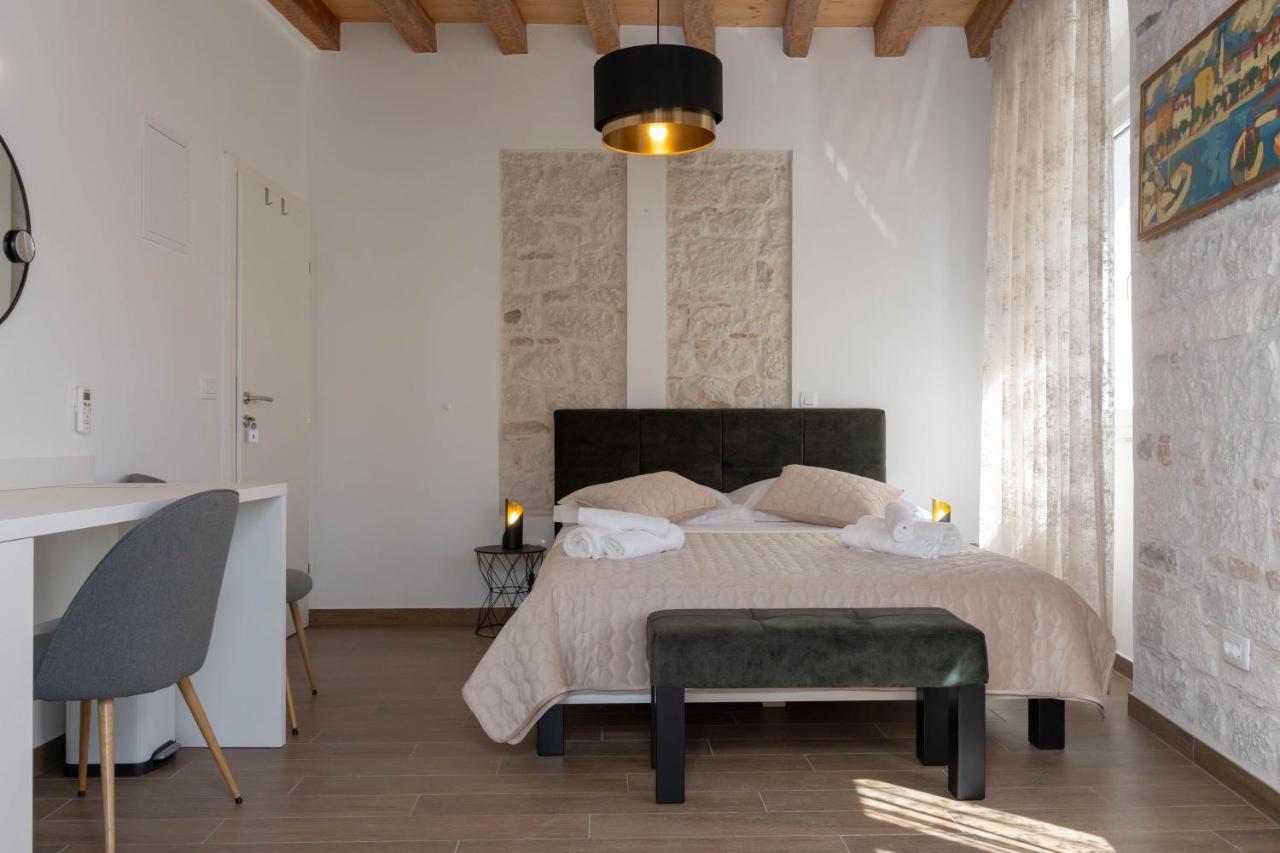 Luxury Rooms Rustic Chic Спліт Екстер'єр фото