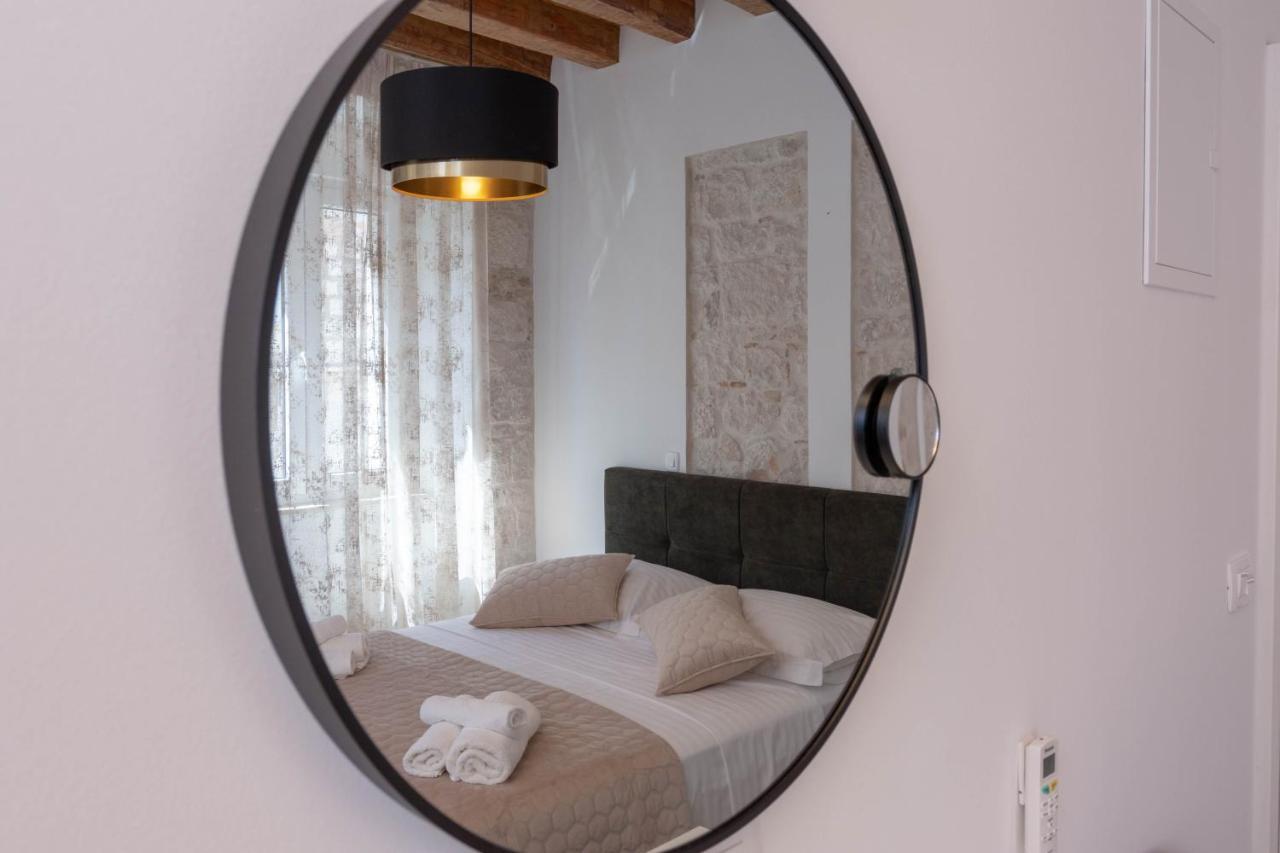 Luxury Rooms Rustic Chic Спліт Екстер'єр фото
