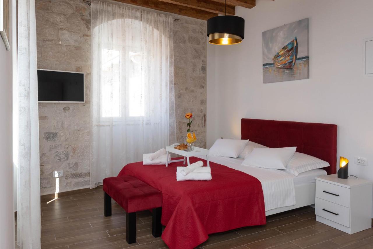 Luxury Rooms Rustic Chic Спліт Екстер'єр фото
