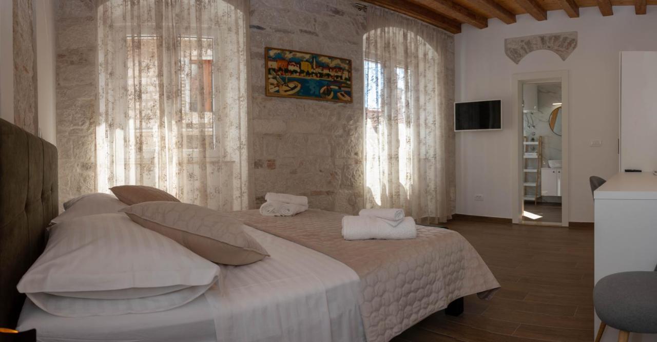 Luxury Rooms Rustic Chic Спліт Екстер'єр фото